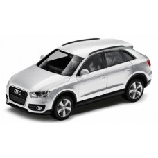 Модель авто 1:87 audi q3, ice silver