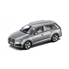 Модель авто1:43 audi q7, floret silver