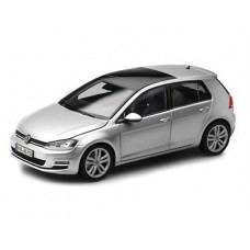 Модель автомобиля golf7 1:18 (Reflex Silver)